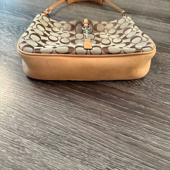 Coach Vintage 2002 Hamptons Signature Clip Hobo - Picture 6 of 10